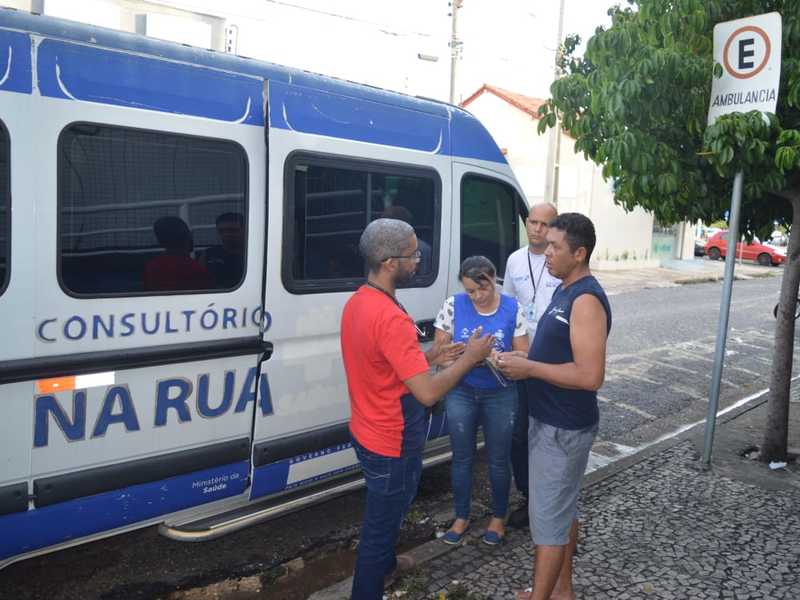 Consultório itinerante leva ações de saúde para pessoas em situação de rua em Teresina