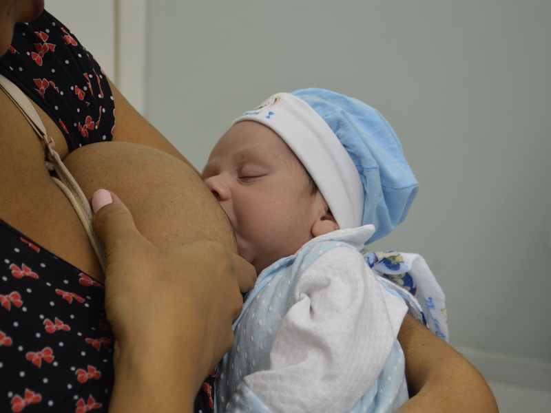 Aleitamento materno é foco de consultórios nas maternidades municipais