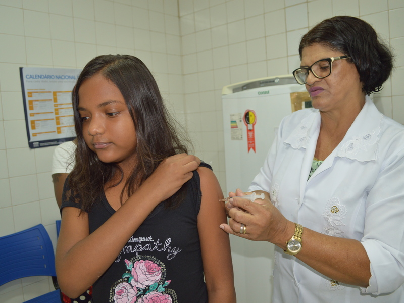 Teresinenses comparecem aos postos durante Dia D de Vacina do Sarampo