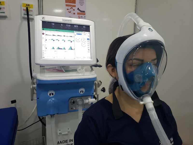 Máscaras de mergulho adaptadas podem evitar intubação de pacientes com Covid-19