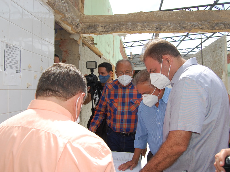 Doutor Pessoa visita obra do Hospital Oséas Sampaio, no Matadouro