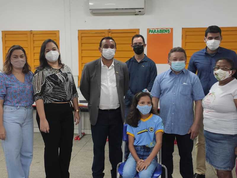 FMS e SEMEC iniciam vacinação nas escolas do município