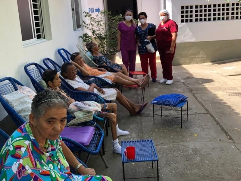 FMS realiza atendimento odontológico em idosos do abrigo Frederico Ozanan