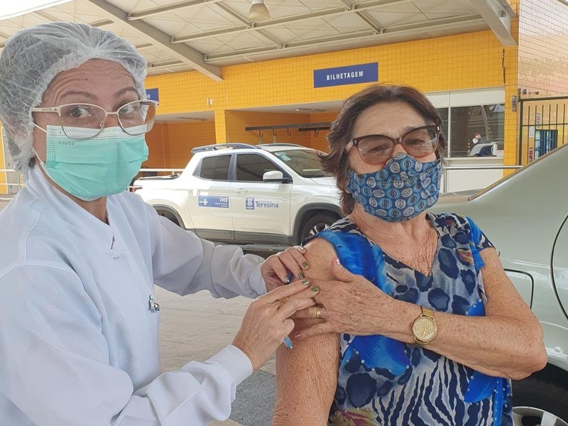 FMS segue vacinando contra Covid pessoas com 75 anos e mais