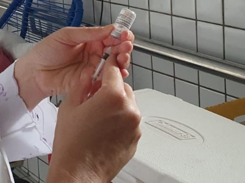 FMS amplia público da vacina bivalente para idosos de 70 anos e mais e pessoas imunocomprometidas