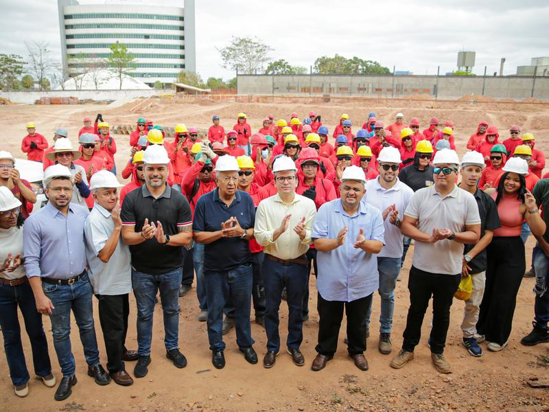 Prefeito de Teresina visita obras importantes que seguem em andamento