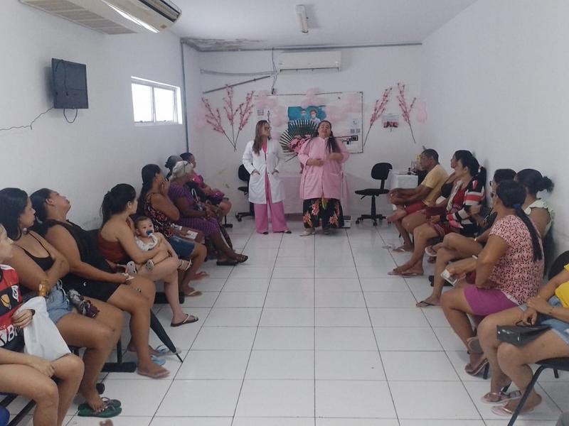 Equipe de saúde realiza atividades preventivas com idosos 