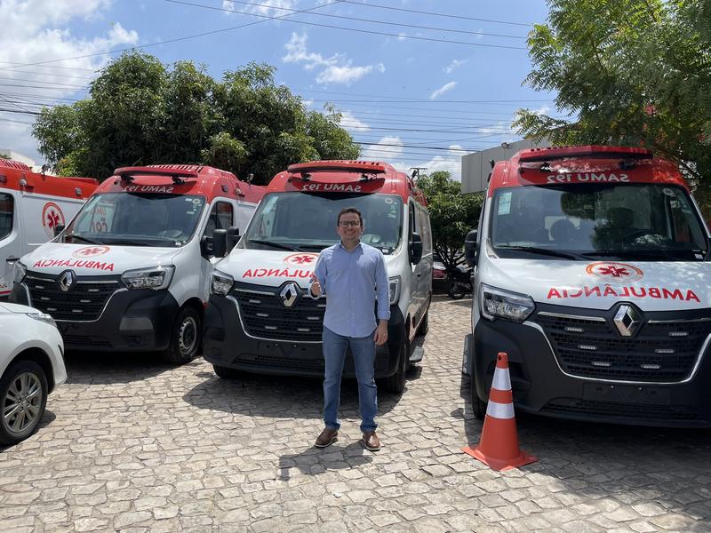 FMS recebe seis novas ambulâncias para o SAMU