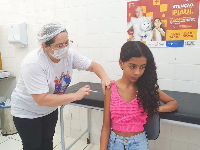 FMS abre novo agendamento para vacinação contra dengue a partir de quarta (05) FMS abre novo agendamento para vacinação contra dengue a partir de quarta (05)
