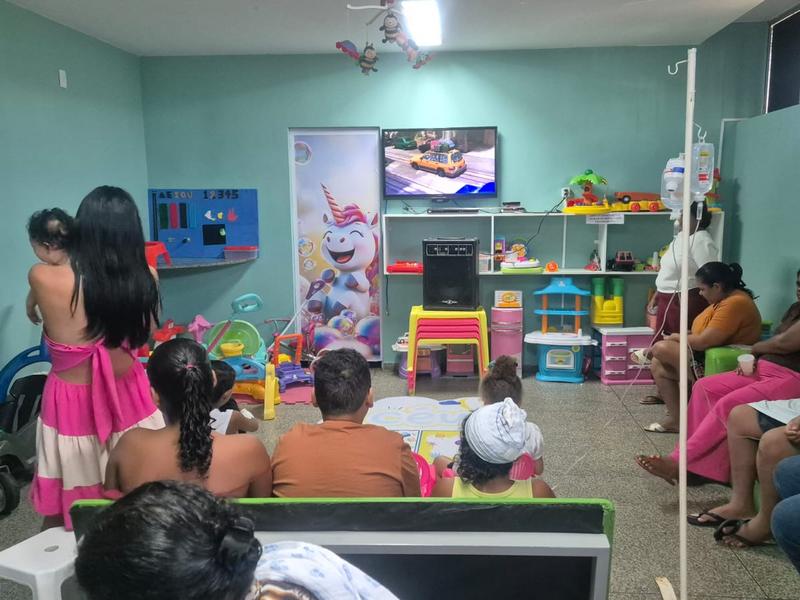 Crianças internadas no HUT ganham sessão de cinema