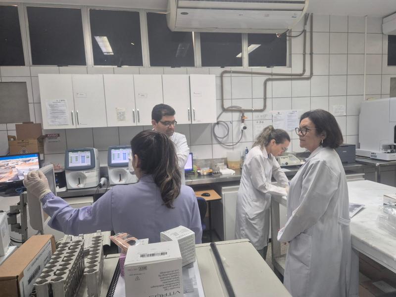Laboratório do HUT diminui tempo de liberação de resultado de exames Laboratório do HUT diminui tempo de liberação de resultado de exames