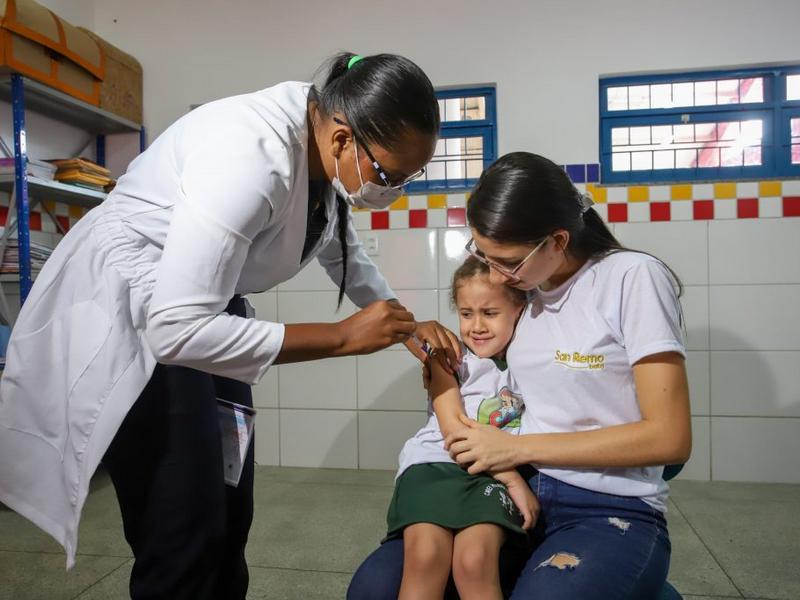 FMS realiza abertura da Campanha de vacinação nas escolas FMS realiza abertura da Campanha de vacinação nas escolas