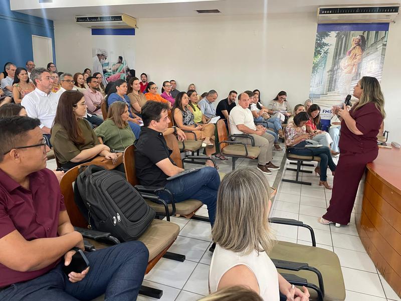 Presidente da FMS se reúne com diretores de hospitais municipais e anuncia visitas técnicas